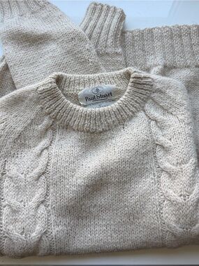 Paul Stuart cream cable knit sweater